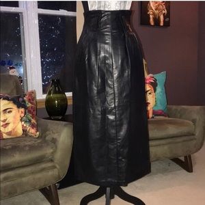 LONG BLACK LEATHER HIGH WAIST